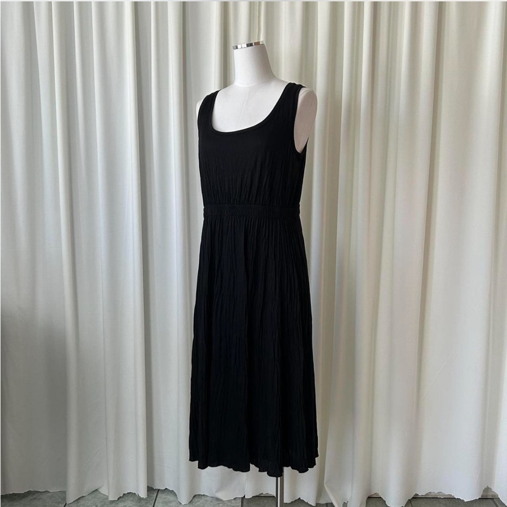 Vince Black Pleated Scoop Neck Tank Dress size Large.